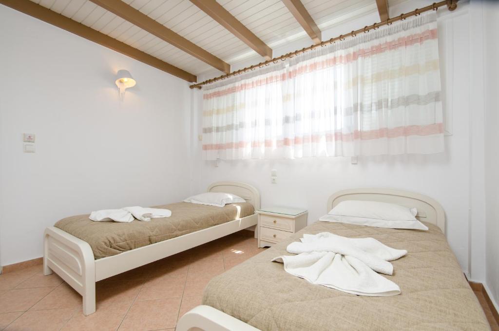 Antonia Studios - 13