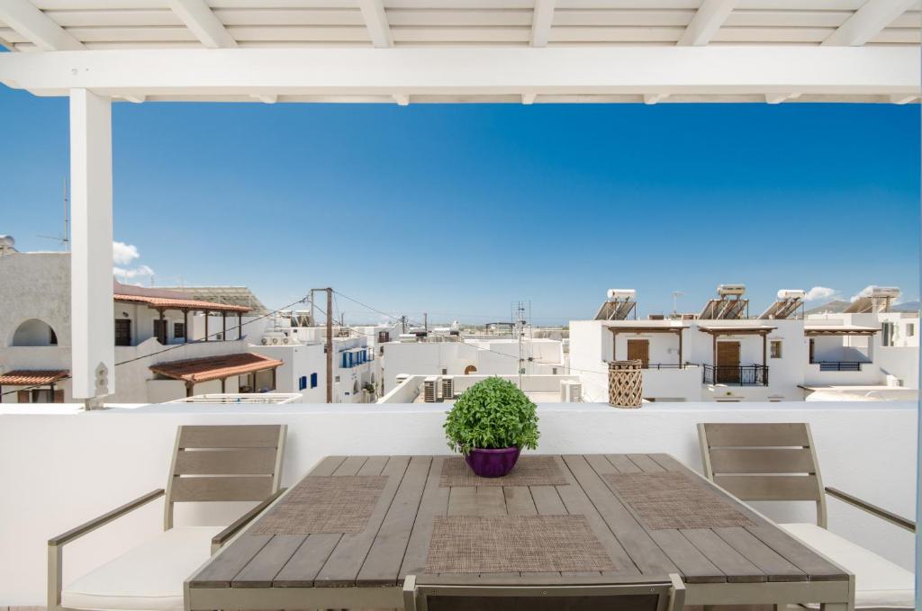 Antonia Studios - 18