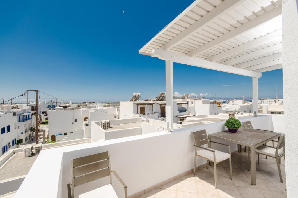 Antonia Studios - 16