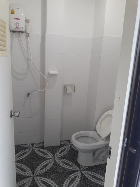 Koupelna v ubytování Jenny Hostel HuaHin