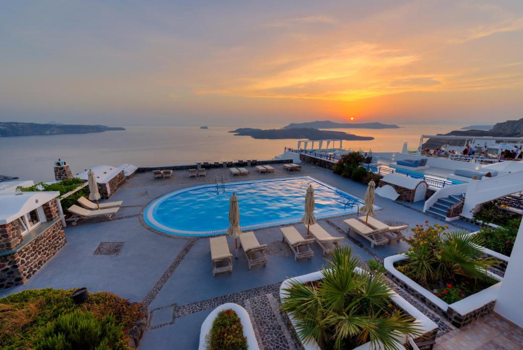 The swimming pool at or close to Caldera Butterfly Villas
