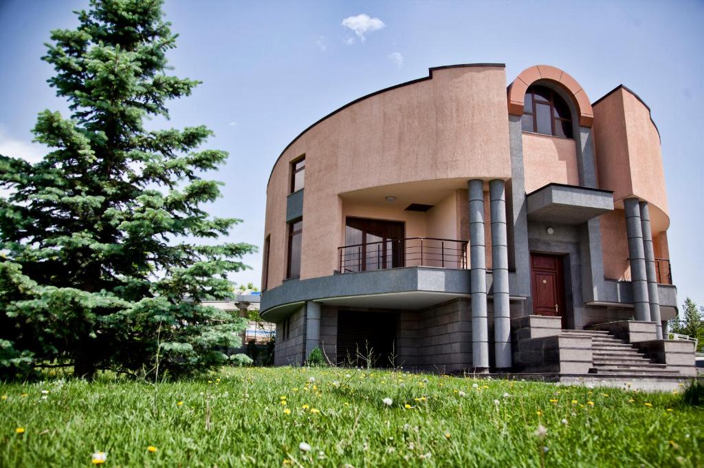 Fotografie z fotogalerie ubytování Multi Grand Pharaon Hotel v Jerevanu