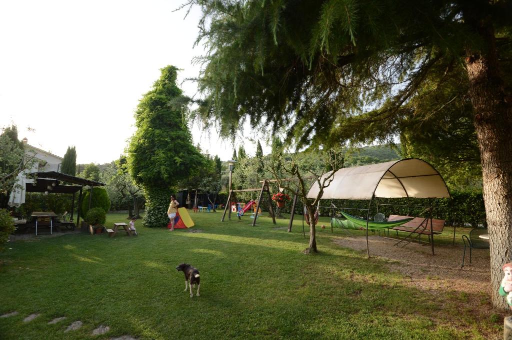 Ogród w obiekcie Agriturismo Fattoria Podere Peciano