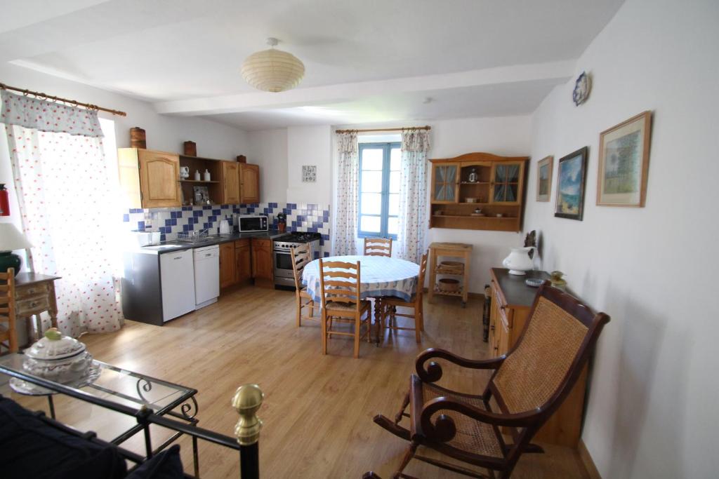 Mas Manyaques - Economic Two-Bedroom Apartment (4 Adults)