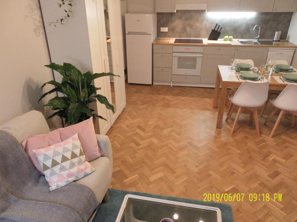 Kuchyňa alebo kuchynka v ubytovaní Apartamenty Premium 200m. do plaży