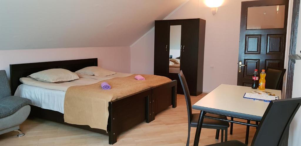 Guest house Likani 2017 - Triple Room Con Vista De Montaña