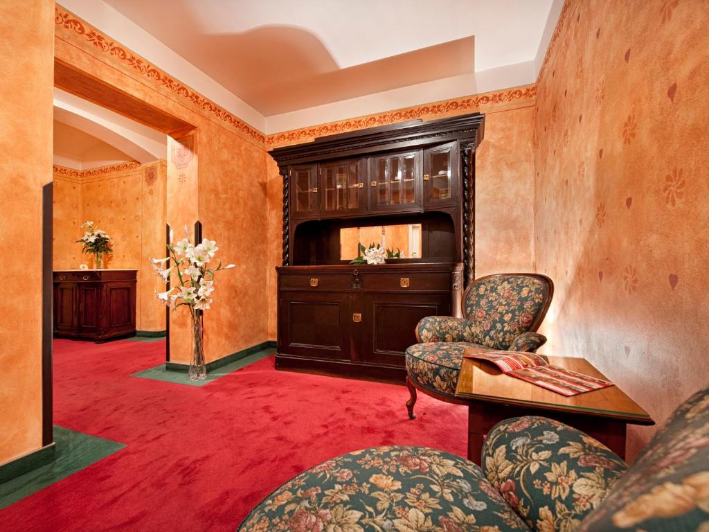 Posezení v ubytování EA Hotel Jeleni Dvur Prague Castle