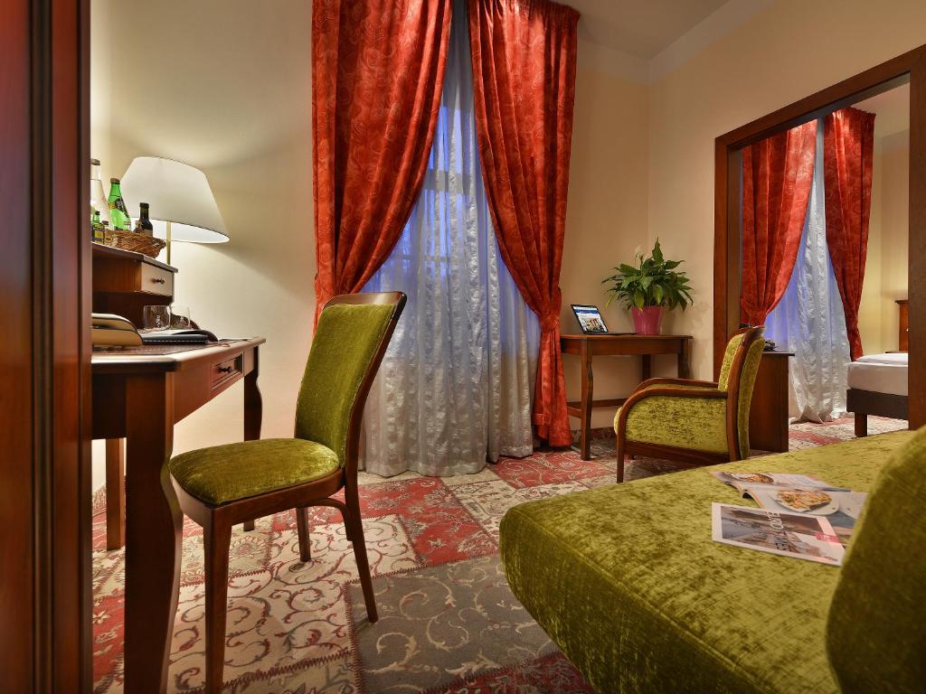 Posezení v ubytování EA Hotel Jeleni Dvur Prague Castle