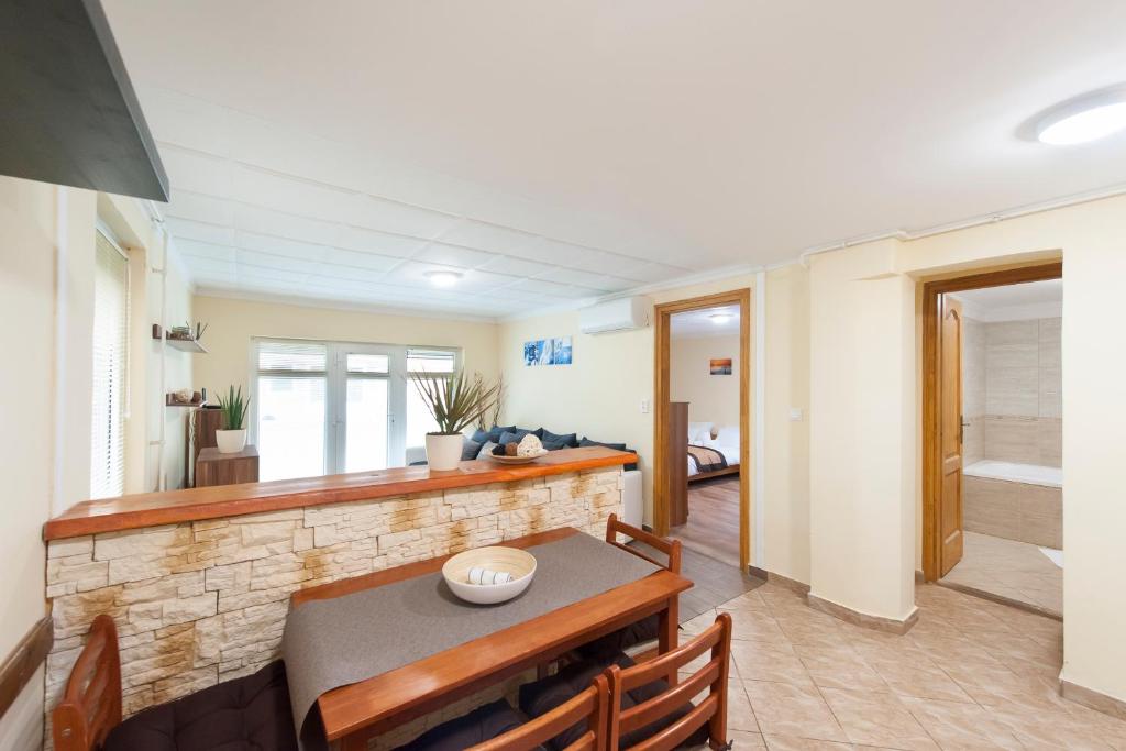 Posedenie v ubytovaní Bier-Lak Apartman House 71