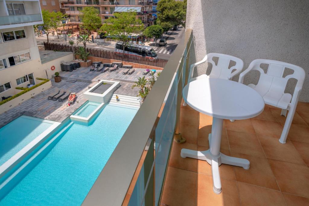 Bazén v ubytovaní 4R Salou Park Resort II alebo v jeho blízkosti