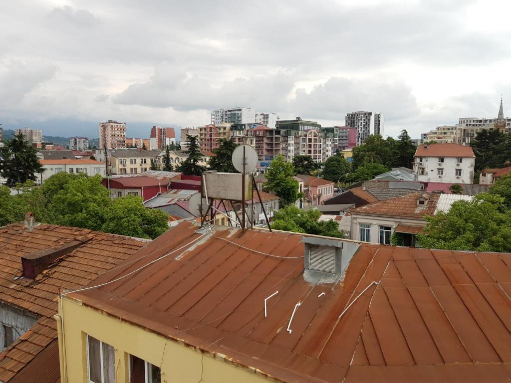 Nespecifikovaný výhled na destinaci Batumi nebo výhled na město při pohledu z hotelu