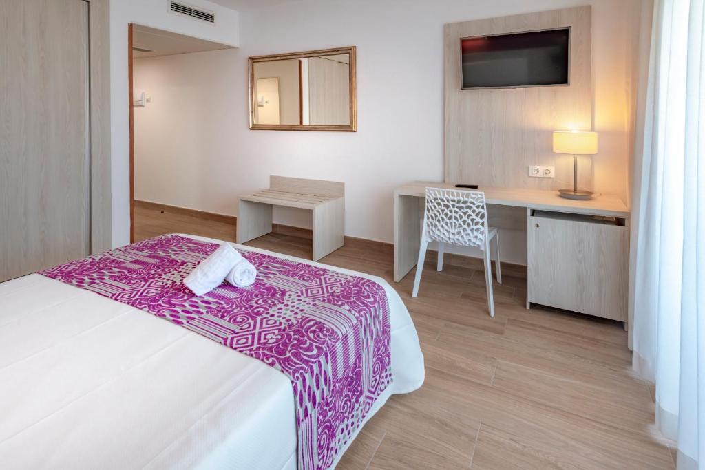 4R Meridià Mar - Standard Triple Room (2 Volwassenen + 1 Kind)