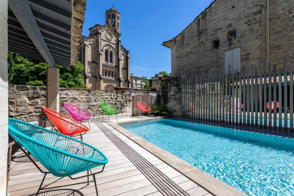 Bazén v ubytování Boutique Hôtel Entraigues nebo v jeho okolí