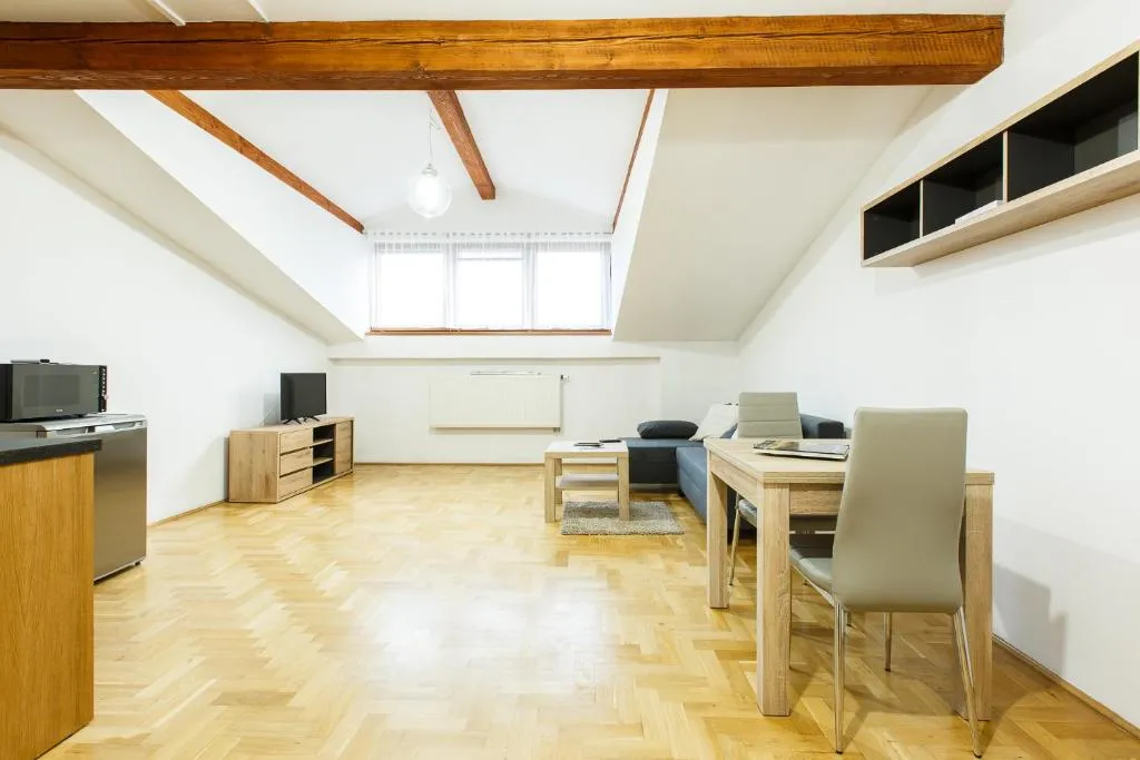 Grzegorzecka Apartment C, Krakow, Poland