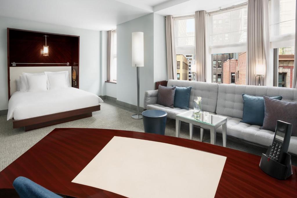 Royalton New York - Superior Queen Room
