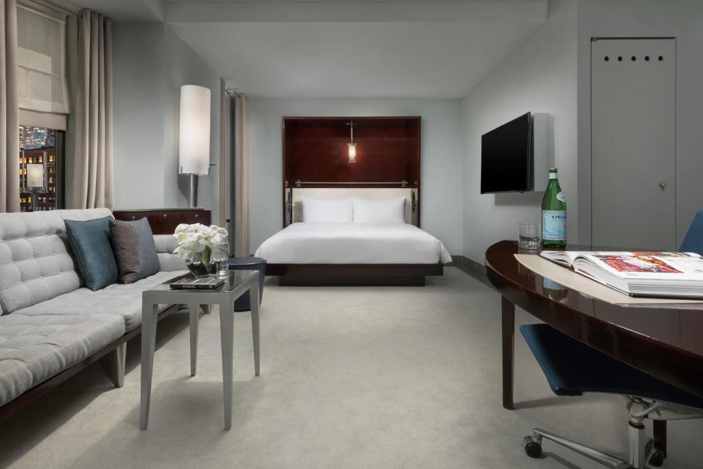 Royalton New York - Deluxe Queen Room