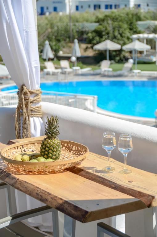 Bazén v ubytovaní Naxos Nature Suites alebo v jeho blízkosti