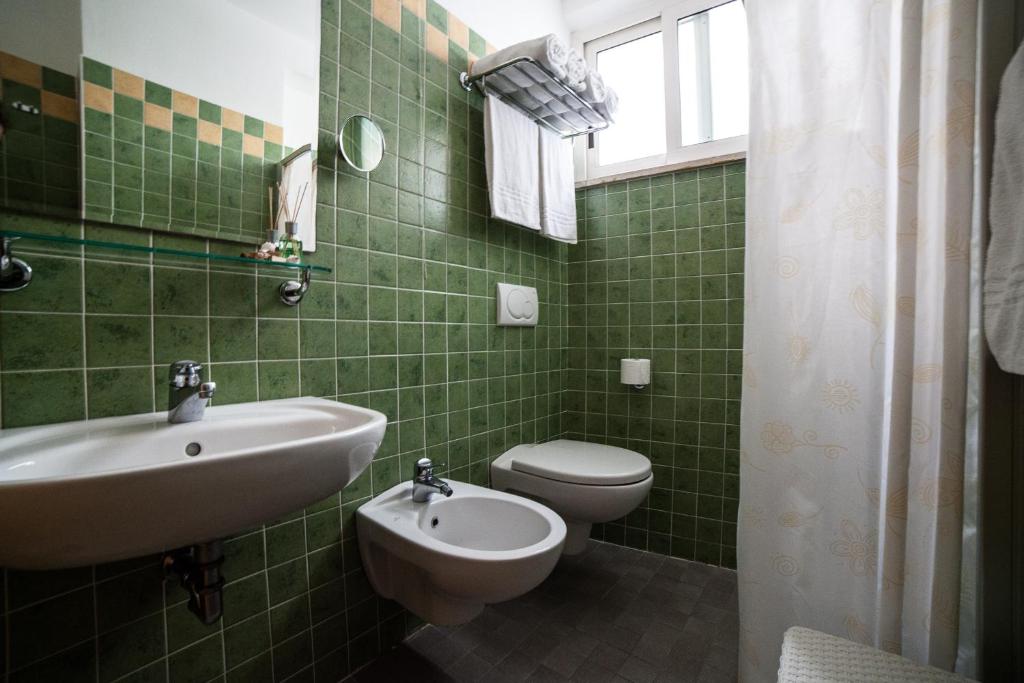 Koupelna v ubytování Hotel Plaza