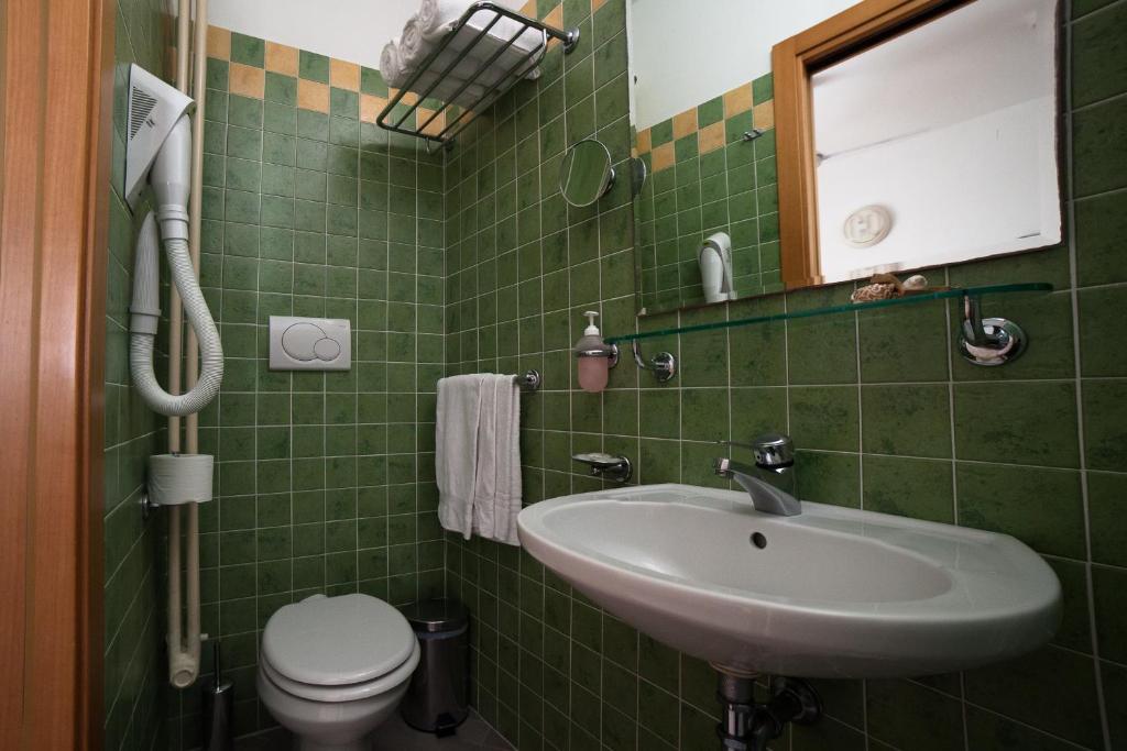 Koupelna v ubytování Hotel Plaza