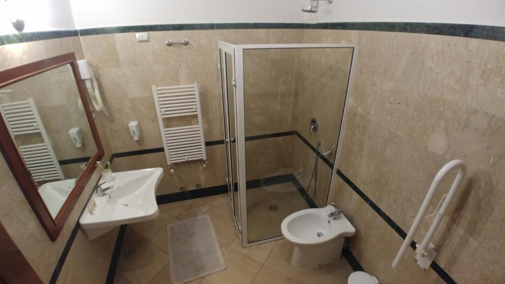 Koupelna v ubytování Affittacamere Stranamore