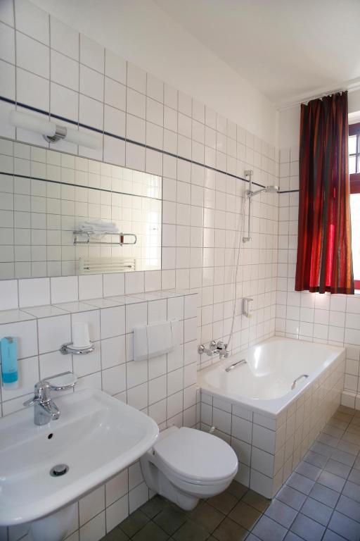 Hotel Reutterhaus - Double Room With Private Bathroom
