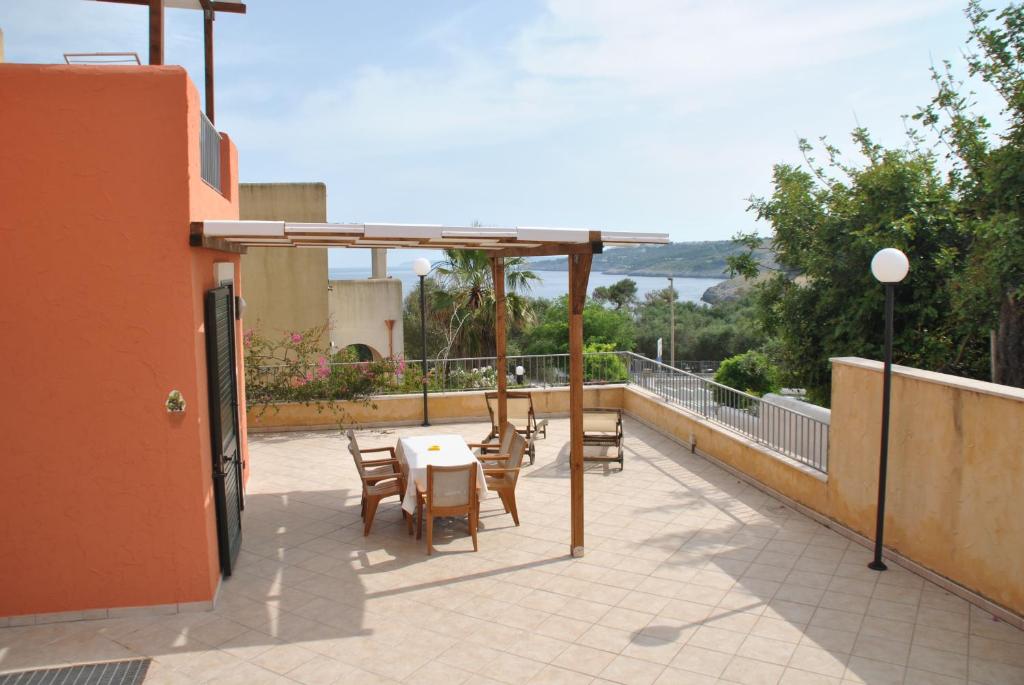 A balcony or terrace at Appartamenti "Torre del Mito"