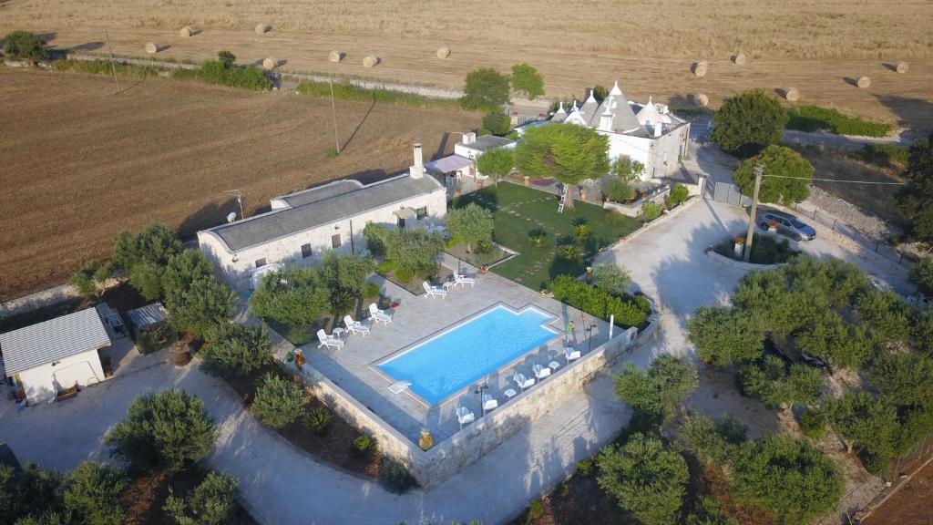 Bazén v ubytovaní Trulli Dal Conte alebo v jeho blízkosti