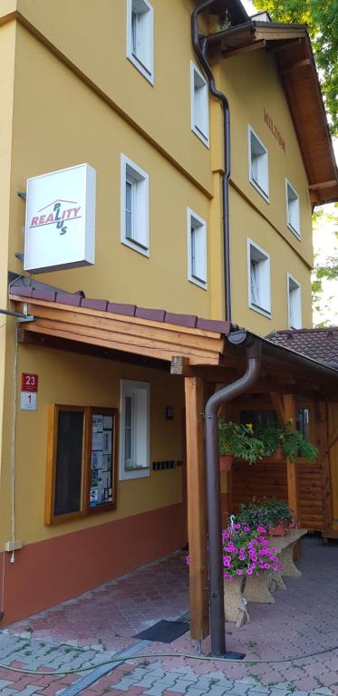 Budova, kde se penzion nachází
