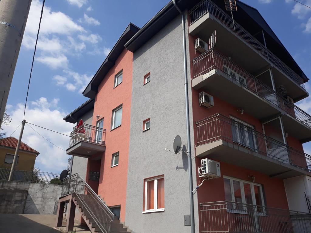 Budynek, w którym mieści się apartament