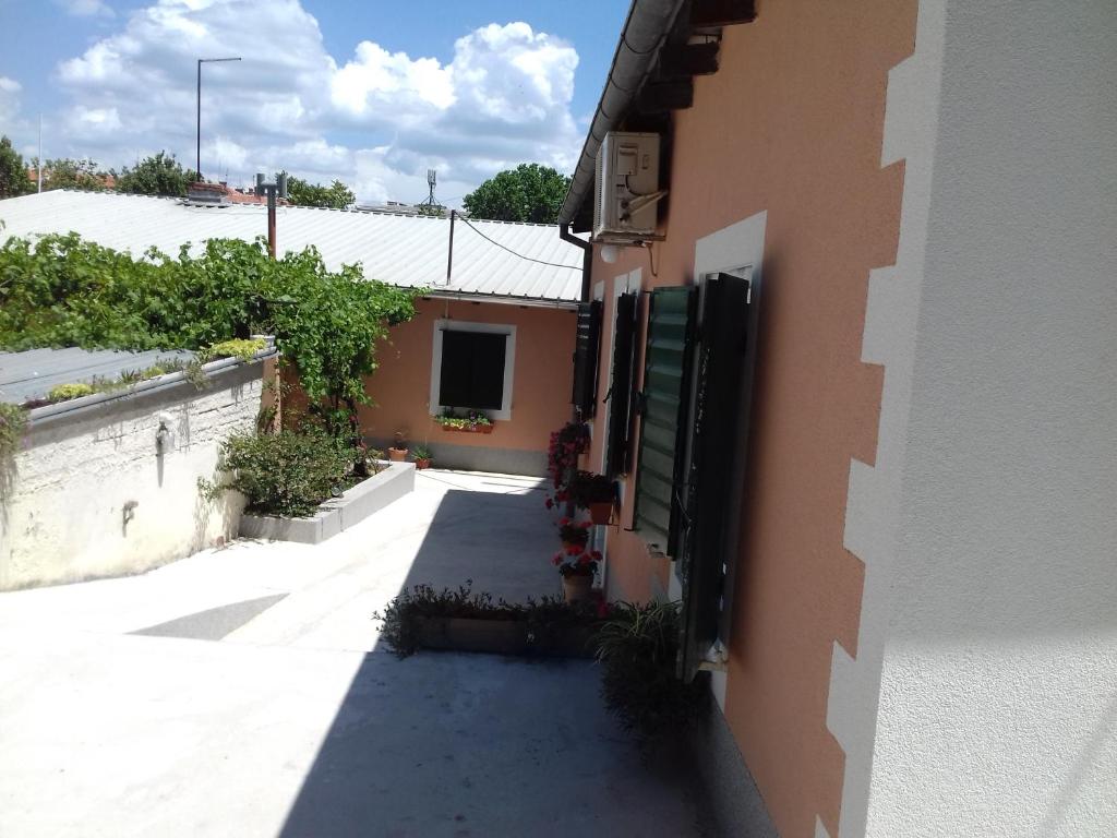 Budova, kde se apartmán nachází