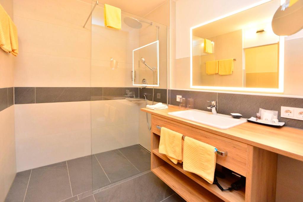 Koupelna v ubytování Hotel Residenz Hochland