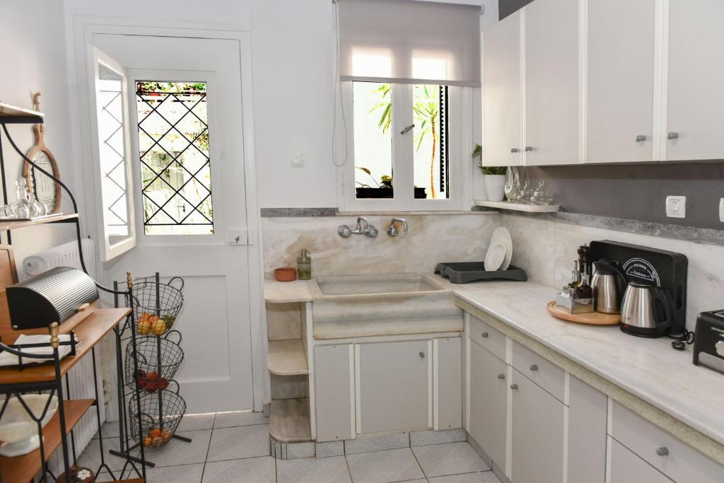 A kitchen or kitchenette at Casa Armada
