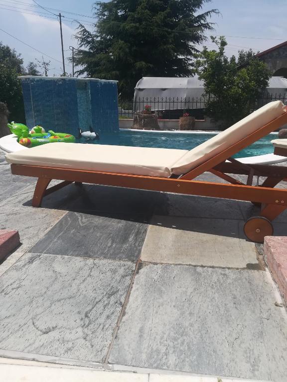 Bazén v ubytování Rural villa Private pool, BBQ, court ,20' airport nebo v jeho okolí