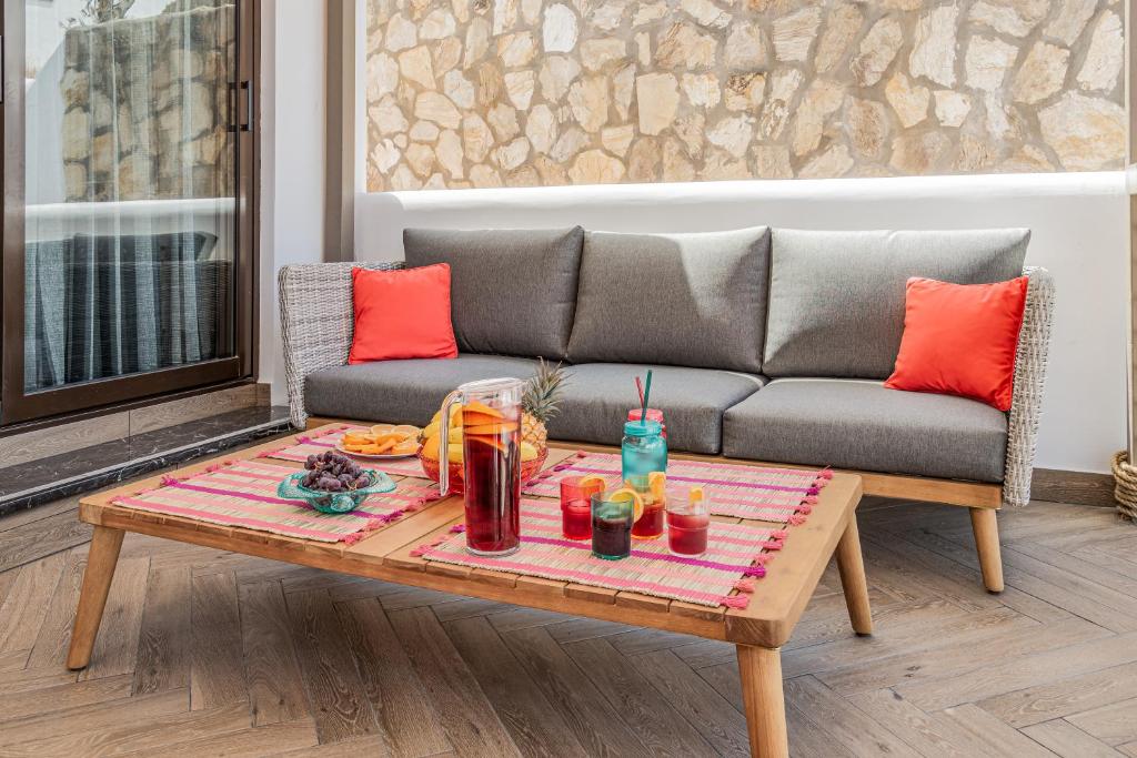 Posedenie v ubytovaní Casa Calma - Modern house with panoramic sea view