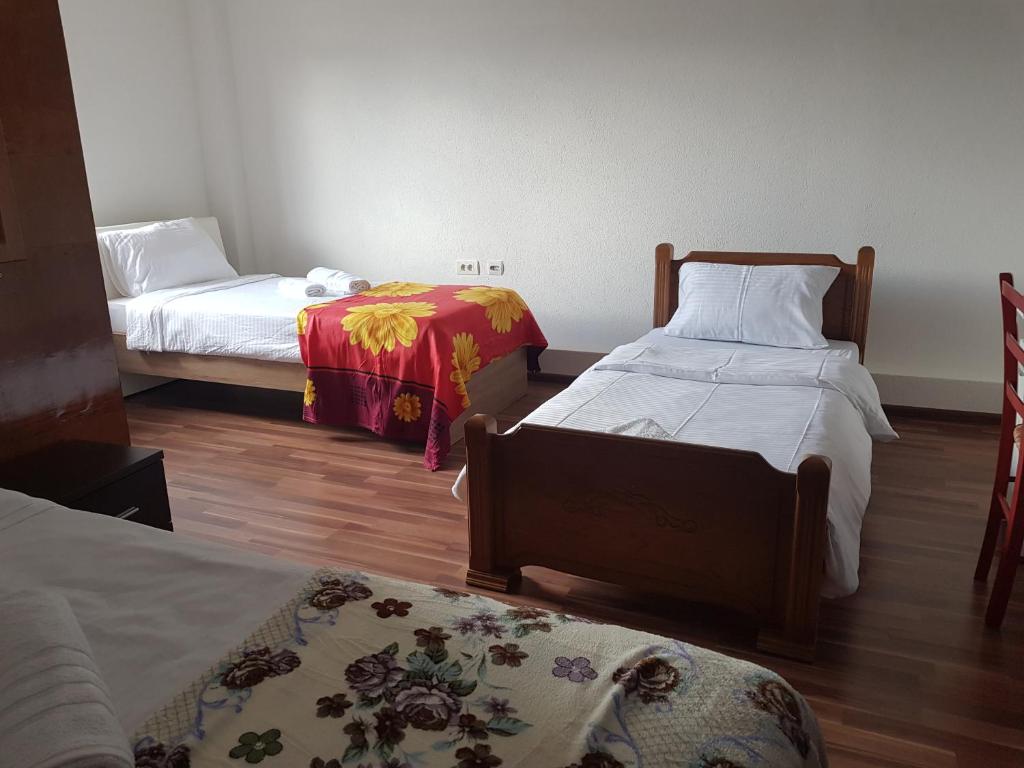 PROKLETIJE HOTELL Same - Triple Room With Private Bathroom