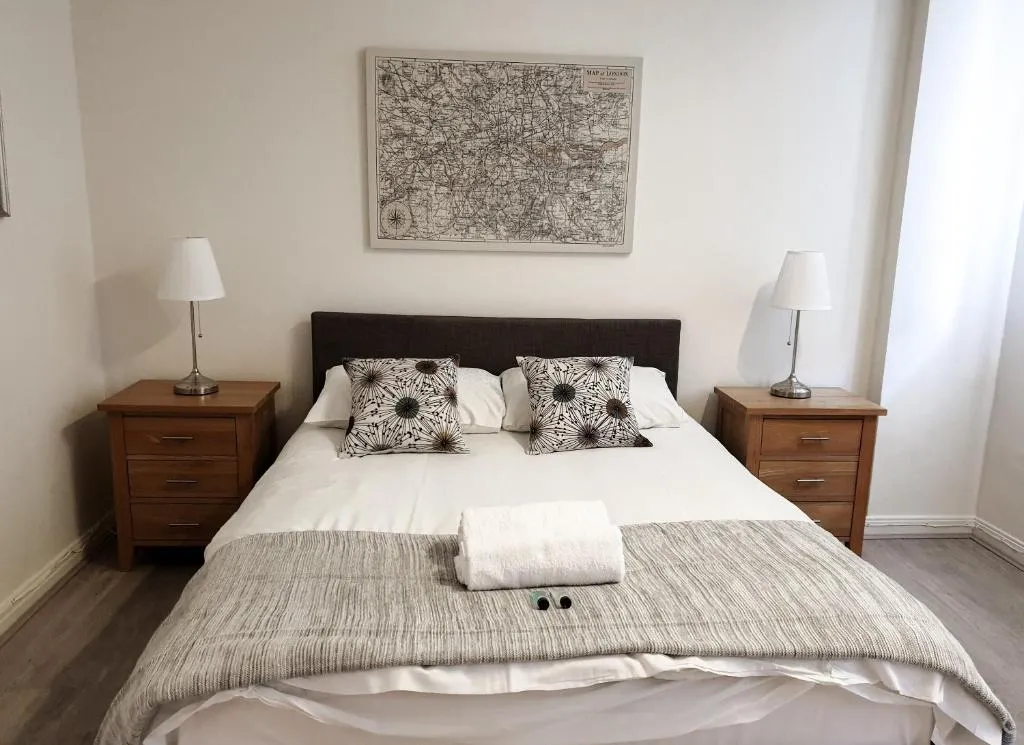 Broad Street Iconic Beauty 2 beds Apartment for 6 people, Birmingham, United Kingdom