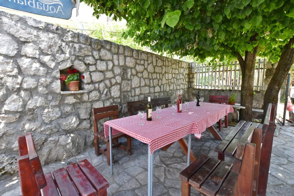 Restaurace v ubytování Rooms Sveti Toma