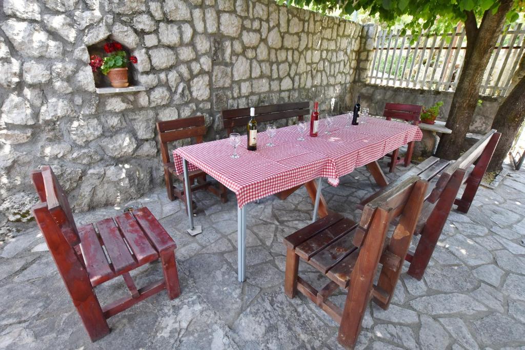 Restaurace v ubytování Rooms Sveti Toma