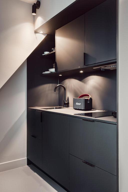 Cucina o angolo cottura di Blique by Nobis, Stockholm, a Member of Design Hotels™