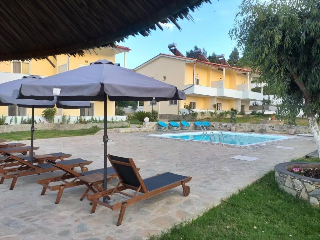 Bazén v ubytování Caretta Village nebo v jeho okolí