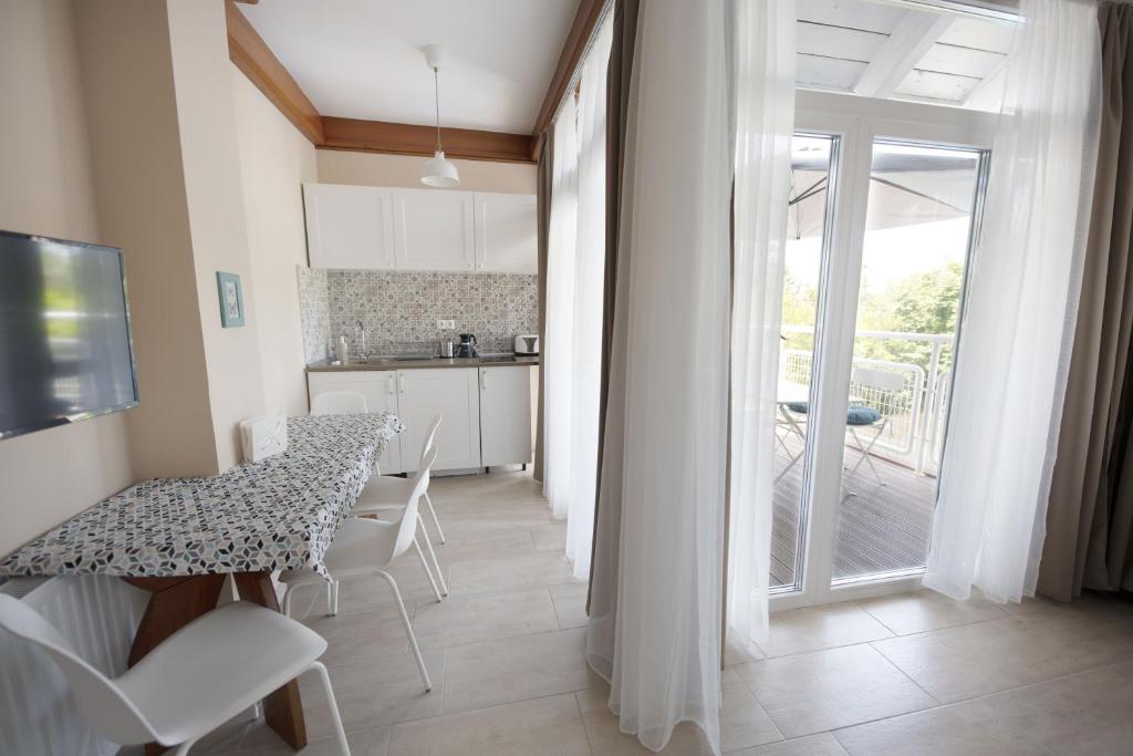 Kuchyňa alebo kuchynka v ubytovaní TópART Apartman I