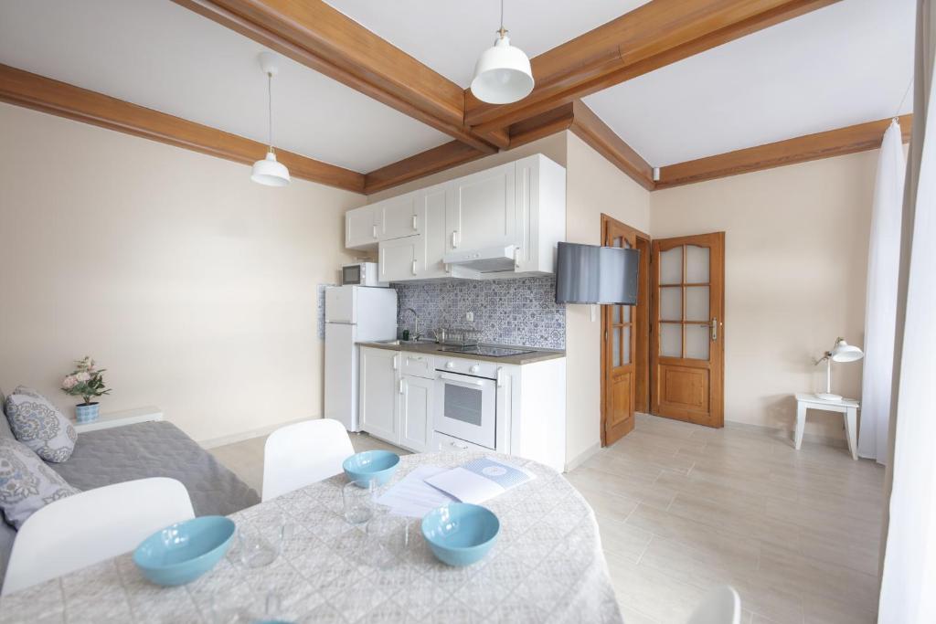Kuchyňa alebo kuchynka v ubytovaní TópART Apartman I