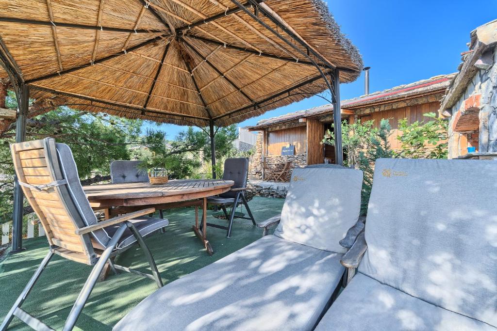 Golden Haven Luxe Bungalow Resort - Maison D'une Chambre