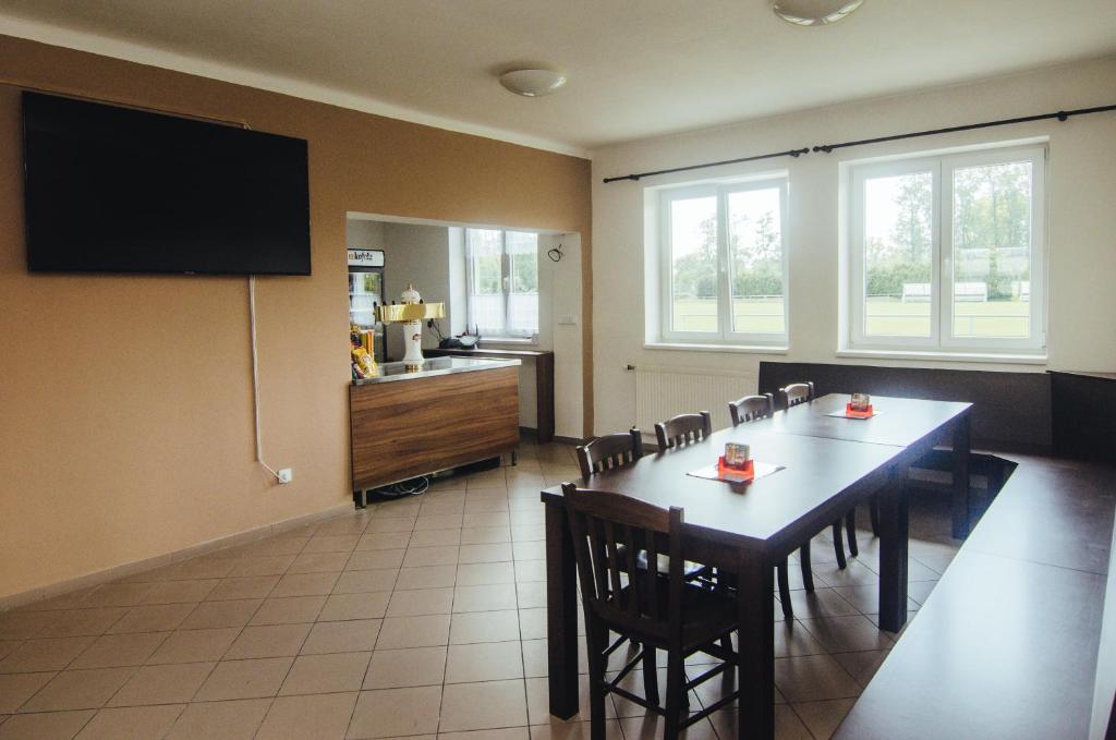 TV a/nebo společenská místnost v ubytování Guest House Na Hřišti