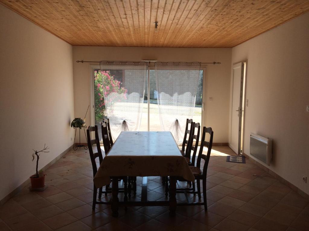 Foto dalla galleria di Maisons de vacances à Curzon a Curzon