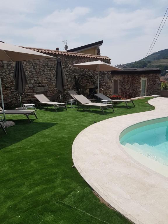 Bazén v ubytování B&B Agorà nebo v jeho okolí