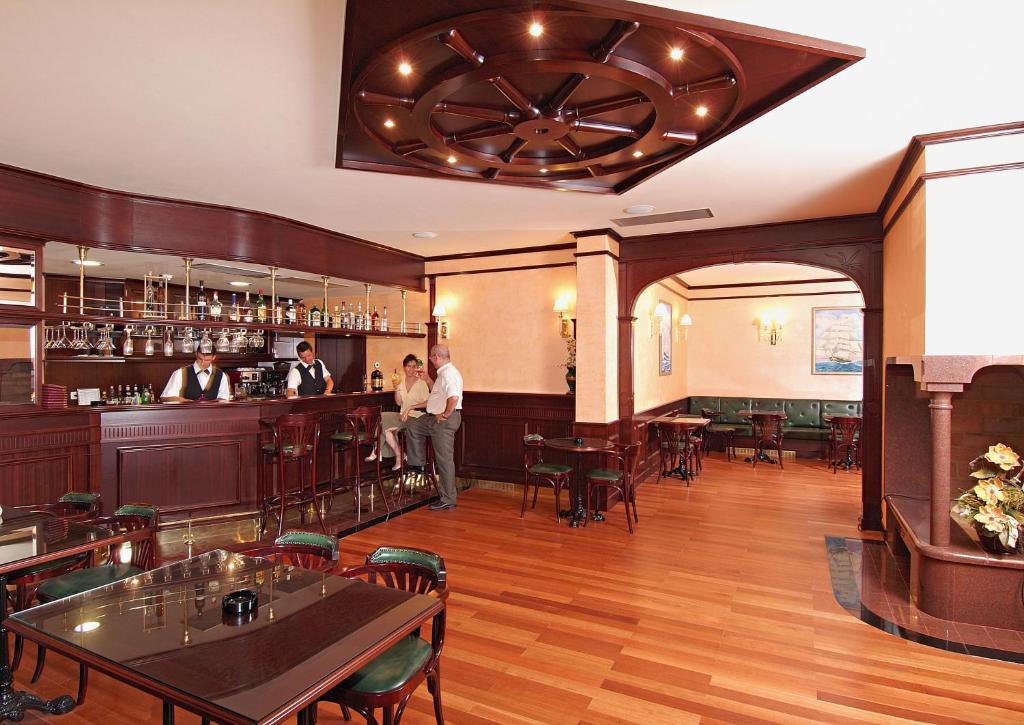 Hotel Villa Bacchus italokat is kínál