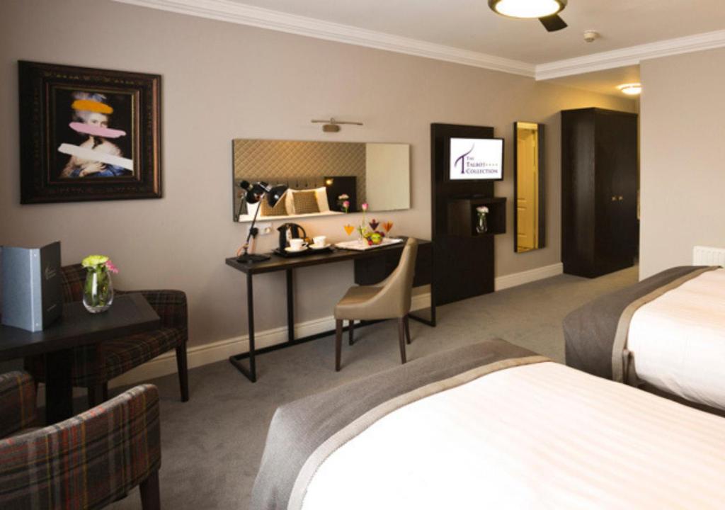 Postel nebo postele na pokoji v ubytování Talbot Hotel Midleton