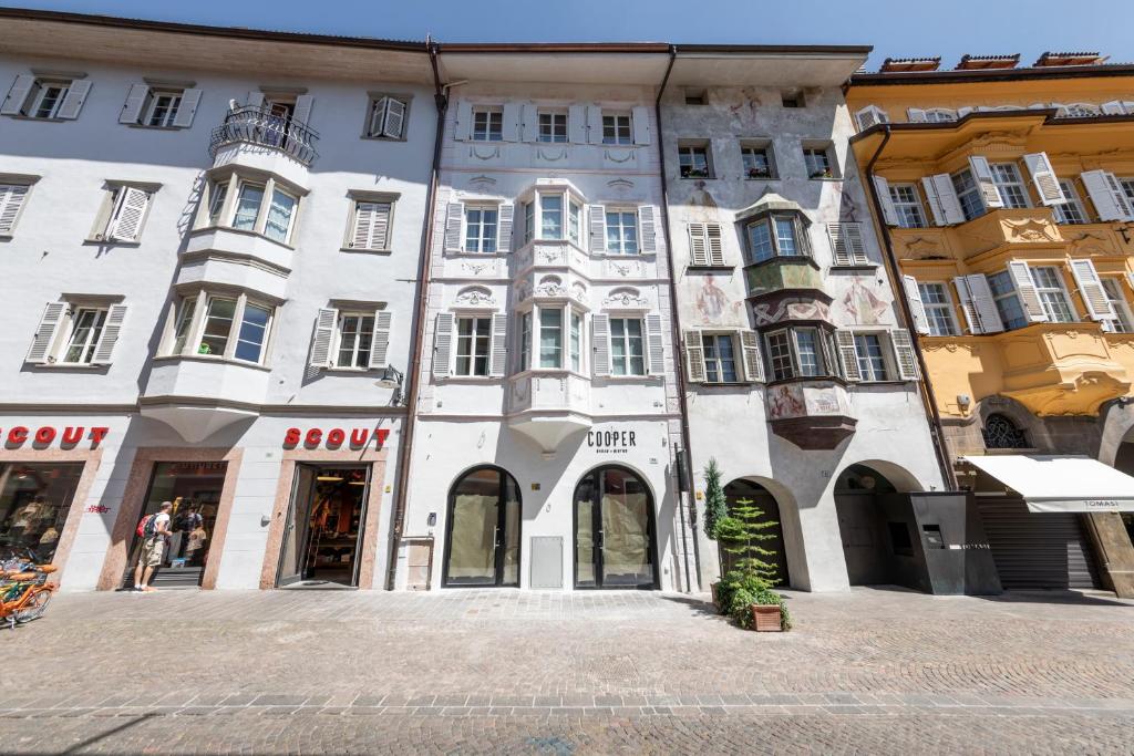 The building in which Az apartmant is located