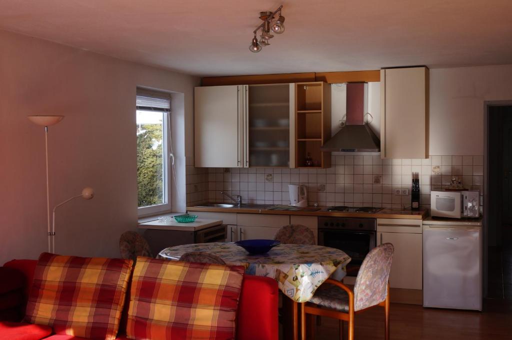 A kitchen or kitchenette at Apartments Krassnig